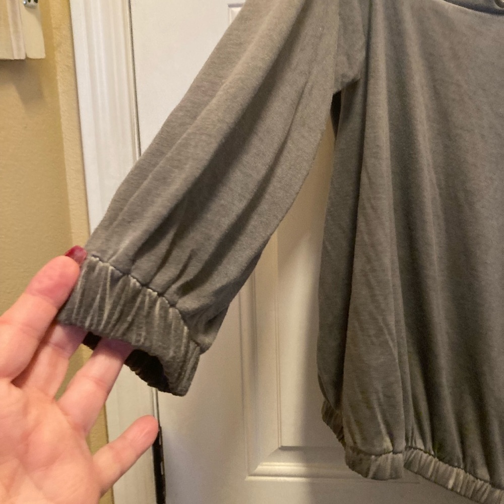 Venus Brand Off Shoulder Top, Size 1X. Silver metal detail around neck - Picture 3 of 4